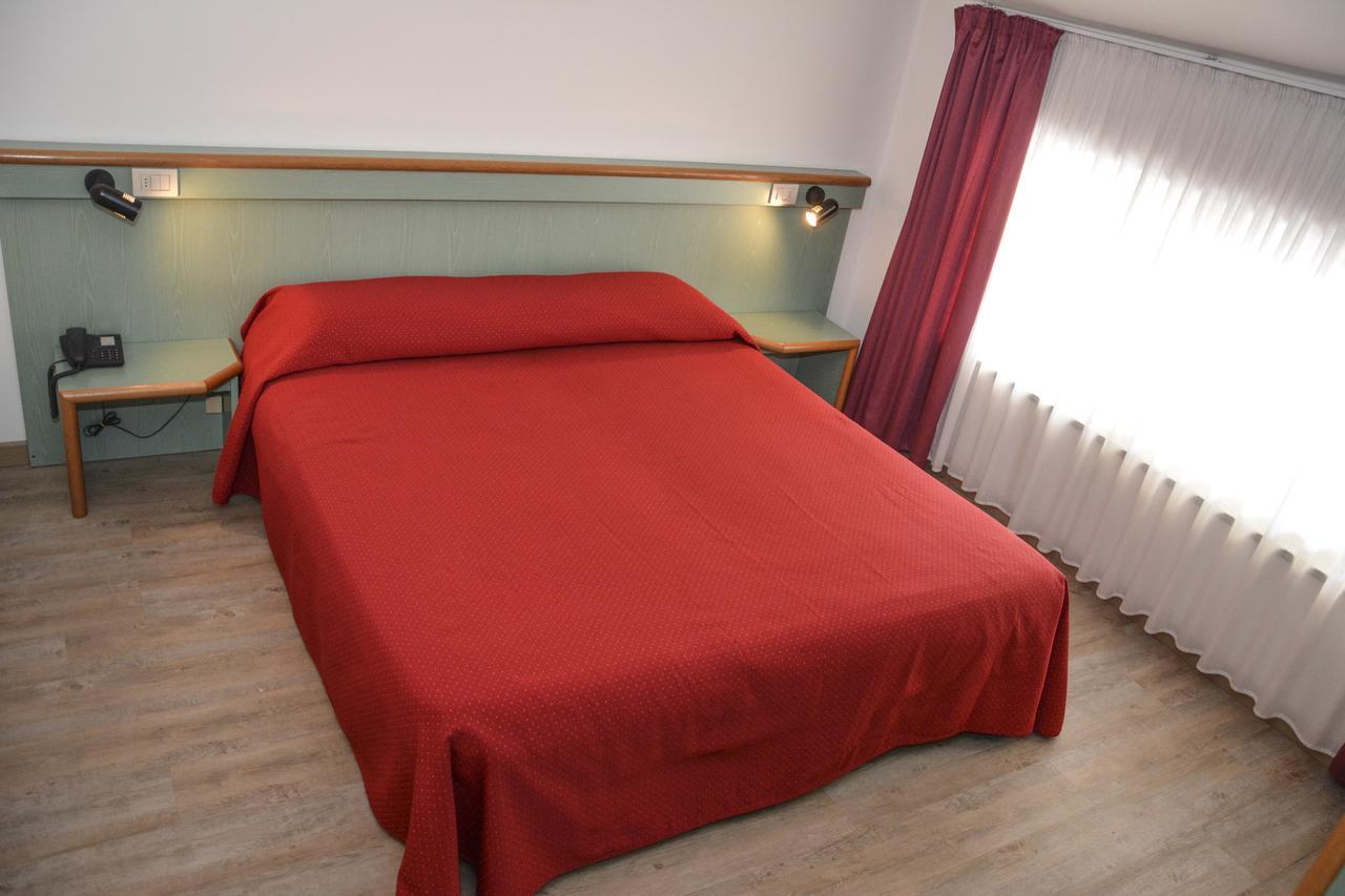 Hotel Sport П'єве-ді-Ледро Екстер'єр фото